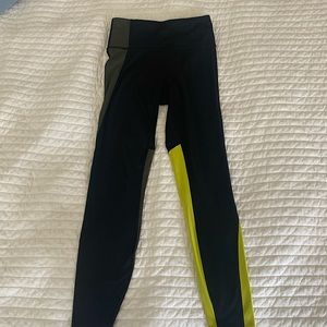 Athleta ASYM colorblock tight size xs